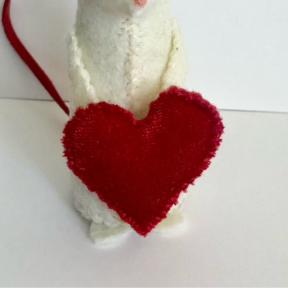 Sweetheart felt mouse art doll Valentine's Day gift handmade hand-sewn - Picture 7 of 10